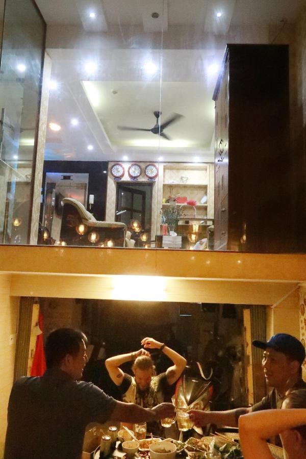 Bui Vien Street Albergue *